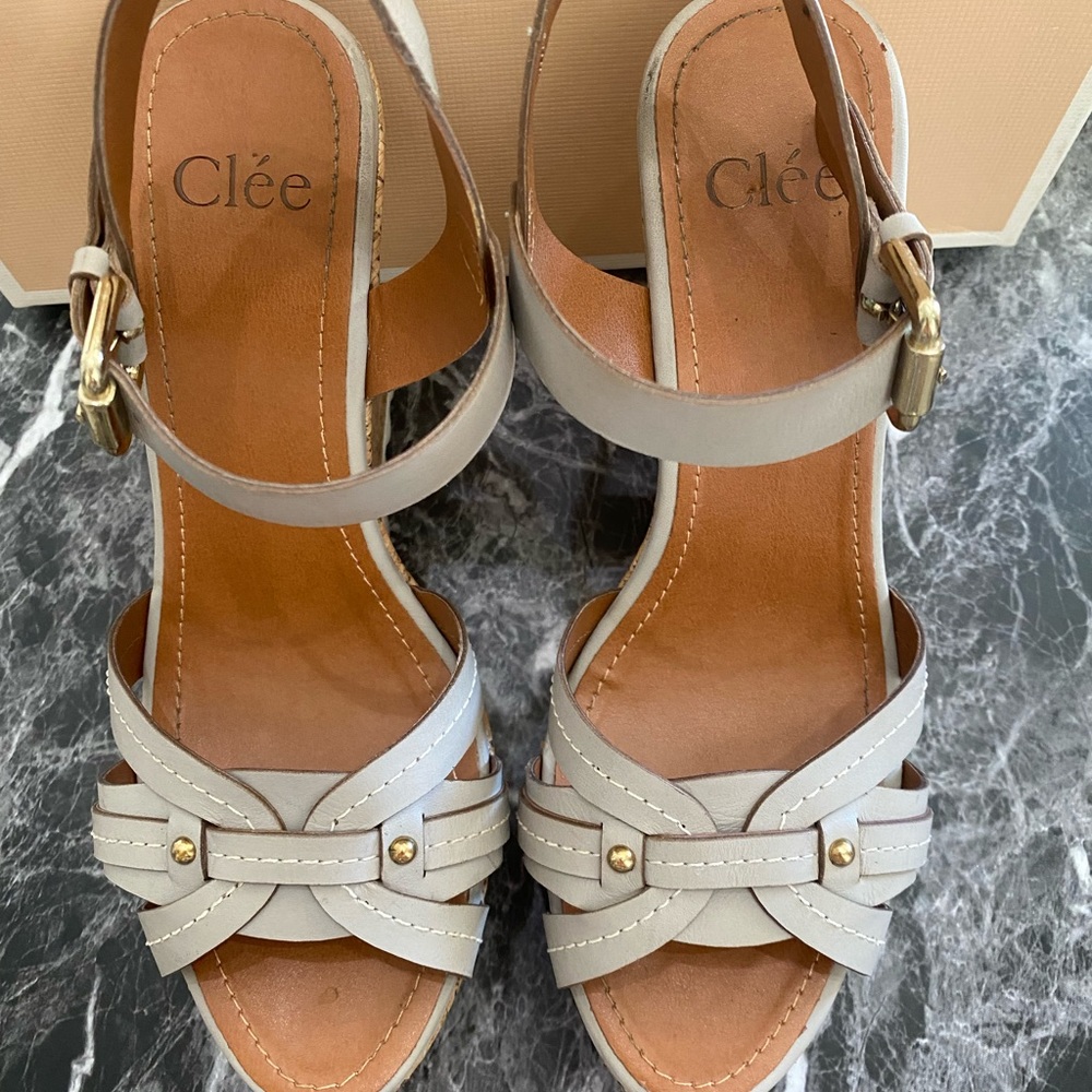 Clée Platform - Picture 3 of 4